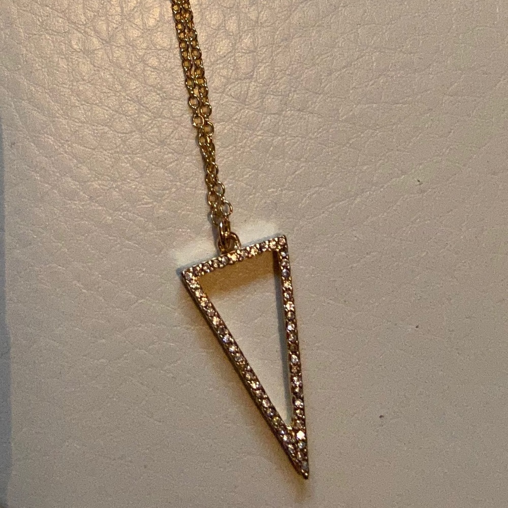 Gold necklace with triangle/stones